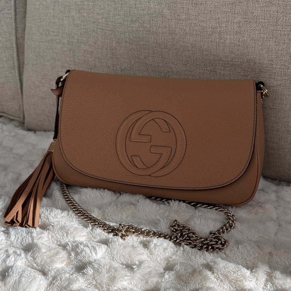 Gucci Tan Leather Crossbody Bag with Chain